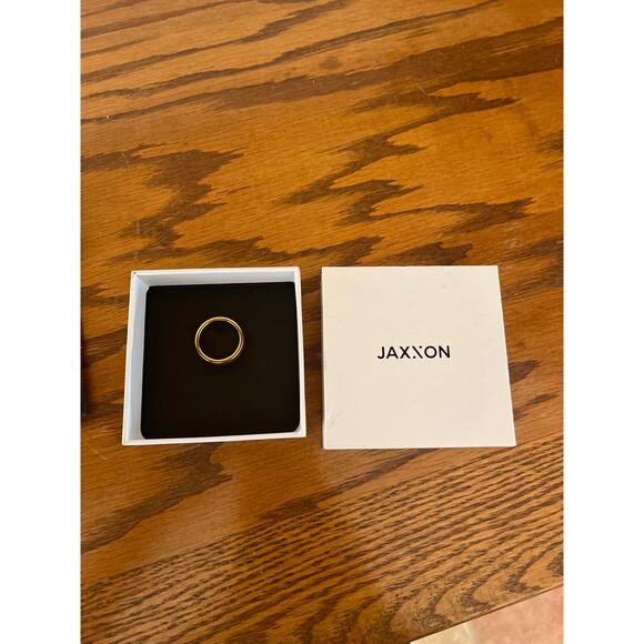 Jaxxon Single Stone Comfort Fit Band
- 7mm Gold - Picture 5 of 9